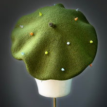Load image into Gallery viewer, Bonnie Wool Beret in Grass Green with Spikes