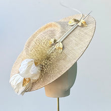 Load image into Gallery viewer, Saucy Saucer in Golden