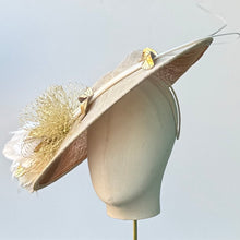 Load image into Gallery viewer, Saucy Saucer in Golden