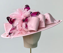 Load image into Gallery viewer, Cassie Classic in Pale Pink