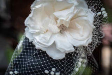 Load image into Gallery viewer, Romantique Fascinator