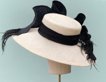 Load image into Gallery viewer, The Lisbet in Natural and Black