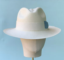 Load image into Gallery viewer, Classico Hat in Ivory

