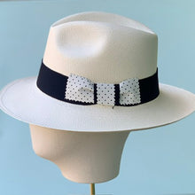 Load image into Gallery viewer, Classico Hat in Navy
