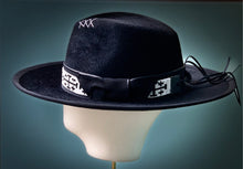 Load image into Gallery viewer, Jesse XL Fedora in Black Velour Felt
