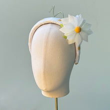Load image into Gallery viewer, Daisy Band
