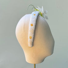 Load image into Gallery viewer, Daisy Band

