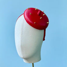 Load image into Gallery viewer, Charmante Fascinator in Spikes
