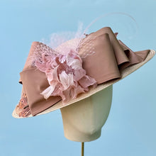 Load image into Gallery viewer, Rue Norvins in Neutrals
