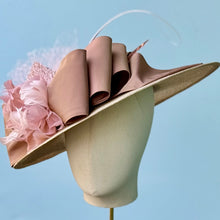 Load image into Gallery viewer, Rue Norvins in Neutrals
