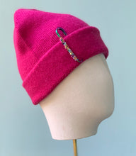 Load image into Gallery viewer, Isabella Cashmere Beanie in Fuscia
