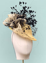 Load image into Gallery viewer, Nicole Fascinator in Yellow Stars

