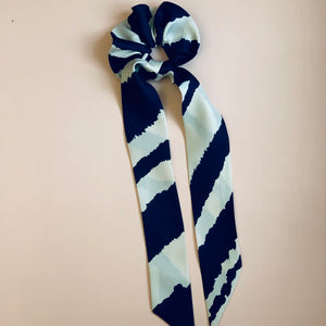 Paloma Tie in Vintage Navy and White Silk Print