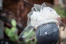 Load image into Gallery viewer, Phillipa Fascinator
