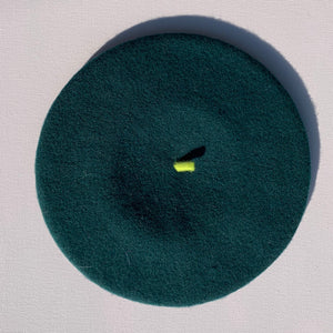 Toggle Beret in Kelly Green